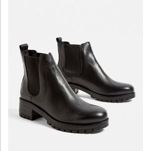 urban outfitters chelsea boots